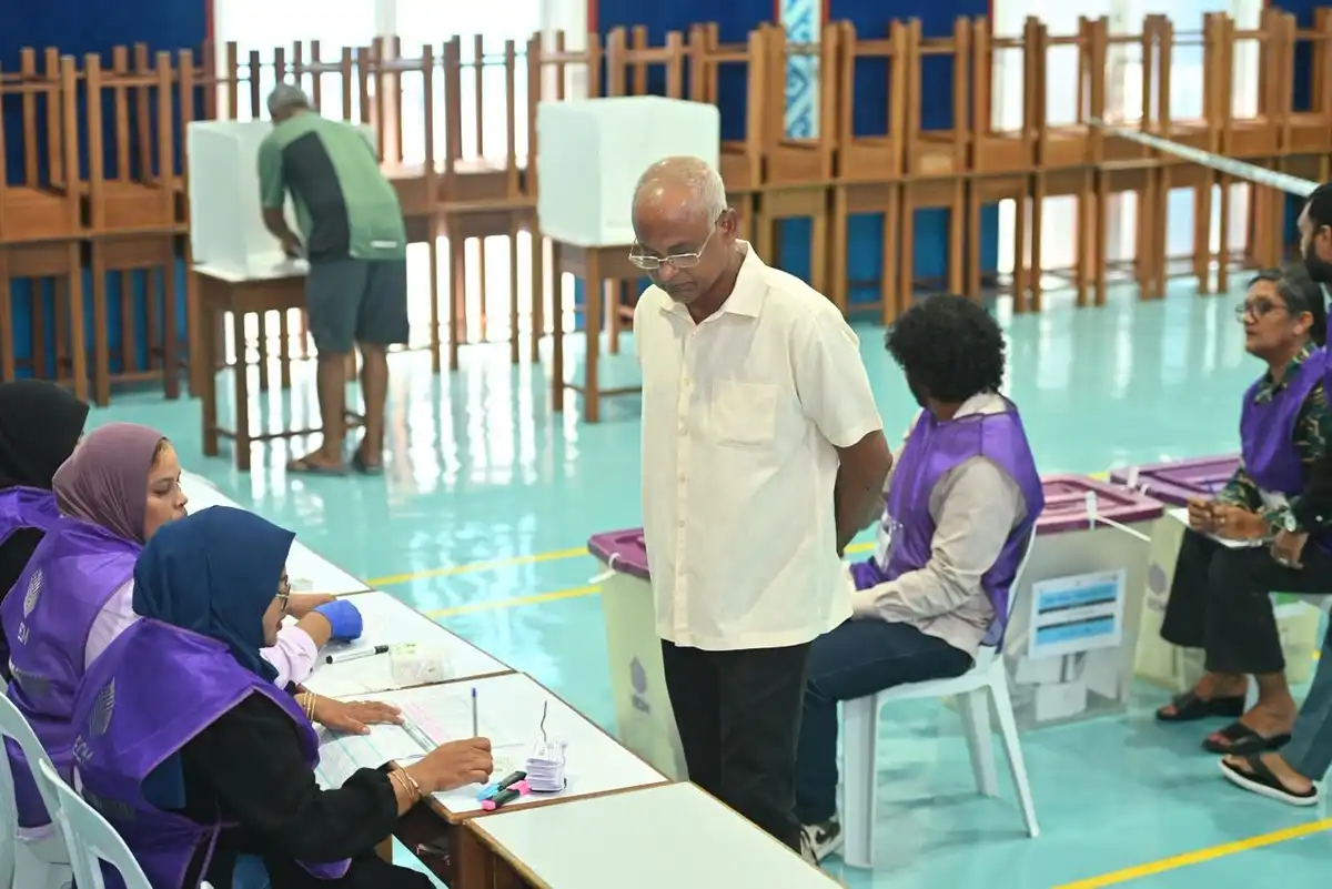 ކުރީގެ ރައީސް އިބްރާހިމް މުހައްމަދު ސޯލިހު ވޯޓު ލައްވައިފި