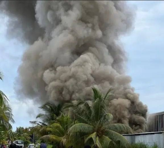 ކުލުދުއްފުށި ޓަވަރަު އަޅާ ސައިޓުގައި އަލިފާން ރޯވެ އަނދަނީ