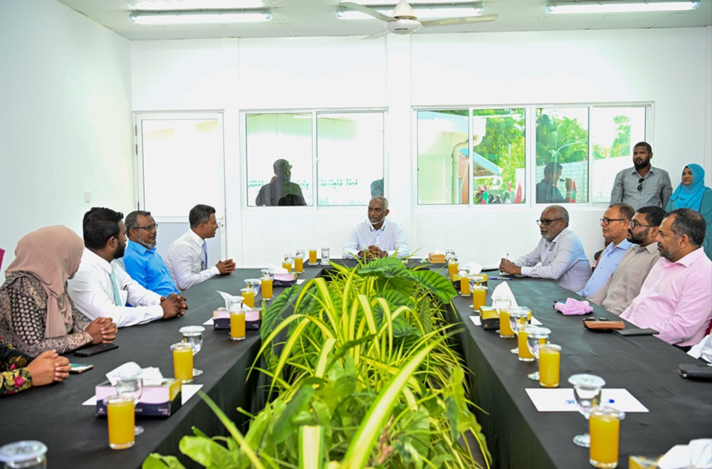ތ. ބުރުނީ ކައުންސިލާ ރައީސް ބައްދަލުކުރެއްވުން