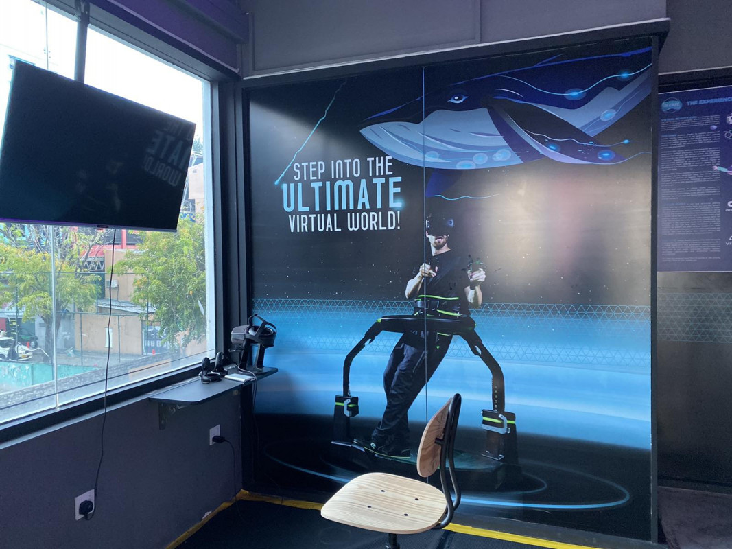 ވީއާރް ކެފޭގައި ހުންނަ ގޭމިންގ އޭރިއާއެއް