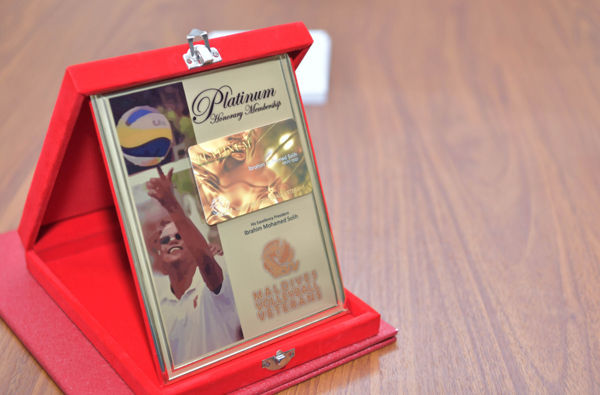 21 މެއި 2019: ރައީސުލް ޖުމްހޫރިއްޔާ ވޮލީބޯޅަ ވެޓެރެންސްގެ ބޭފުޅުންނާ ބައްދަލުކުރެއްވުން-- ފޮޓޯ: ރައީސް އޮފީސް