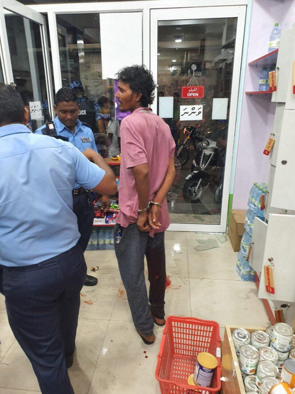 ހަމަނުޖެހުން ހިންގި ފިރިހެން މީހާ ފުލުހުންގެ ބެލުމުގެ ދަށުގައި