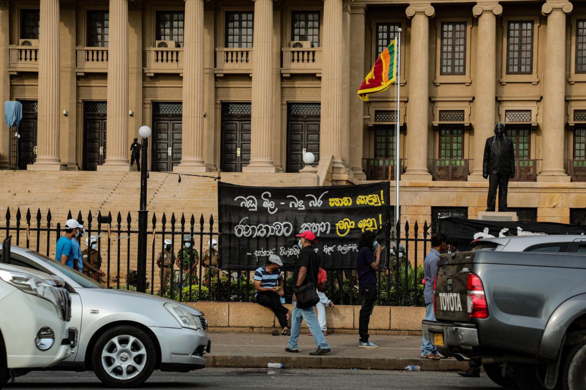 ސްރީ ލަންކާގައި އިއުލާނުކޮށްފައިވާ ކާފިއު އަންގާރަ ދުވަހުގެ ހެނދުނު އުވާލާނެ ކަމަށް އެގައުމުގެ ފުލުހުން ބުނެފި