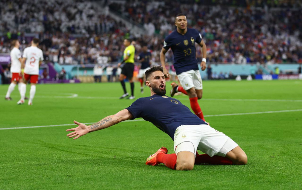 ޕޮލެންޑް އަދި ފްރާންސް ކުޅުނު މެޗުގެ ތެރެއިން - ފޮޓޯ: ރޮއިޓާސް