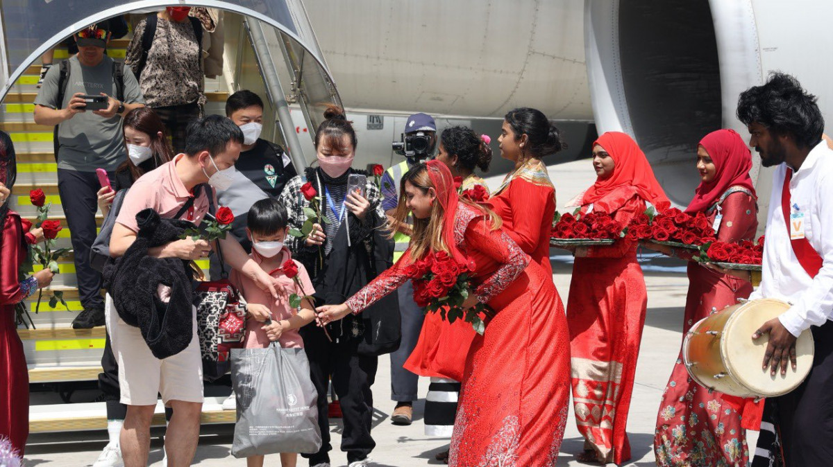 ޗައިނާއިން ރާއްޖެ އައި ފަތުރުވެރިންތަކެއް