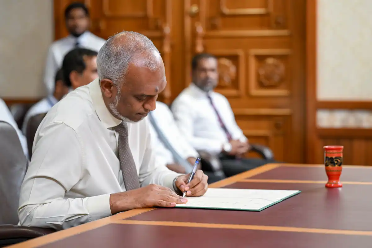 އާމްދަނީން ޓެކްސް ނެގުމުގެ ޤާނޫނަށް 2 ވަނަ އިޞްލާޙު ގެނައުމުގެ ބިލު، ރައީސުލްޖުމްހޫރިއްޔާ ތަސްދީޤުކުރައްވަނީ