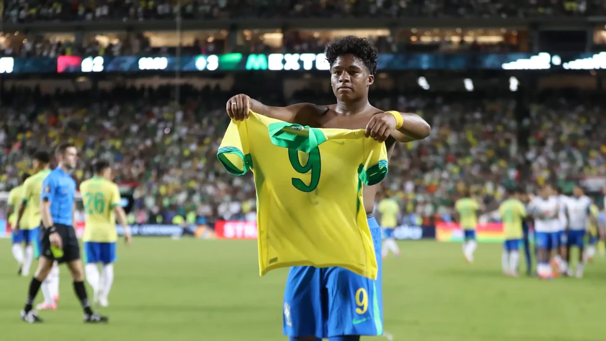 މެެޗުގައި ލަނޑު ޖެހުމަށްފަހު އެންޑްރިކް އުފާ ފާޅު ކުރަނީ