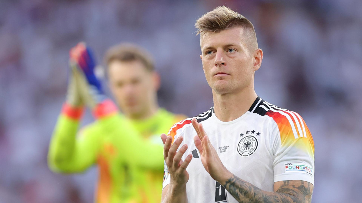 ޖާމަނީގެ ޓޯނީގެ ކްރޫސް