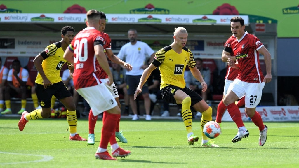 ފްރެއިބާގާއި ޑޯޓްމުންޑް ބައްދަލުކުރި މެޗުގެ ތެރެއިން