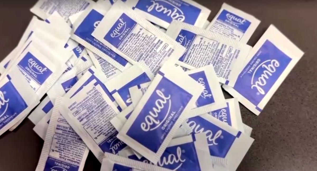 ހަކުރު ޕެކެޓްތައް