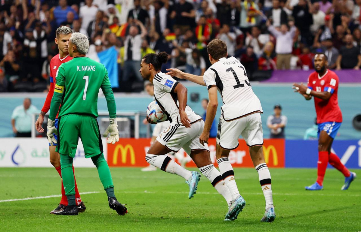 ޖަރުމަނު އަދި ކޮސްޓަރިކާ ކުޅުނު މެޗުގެ ތެރެއިން - ފޮޓޯ: ރޮއިޓާސް