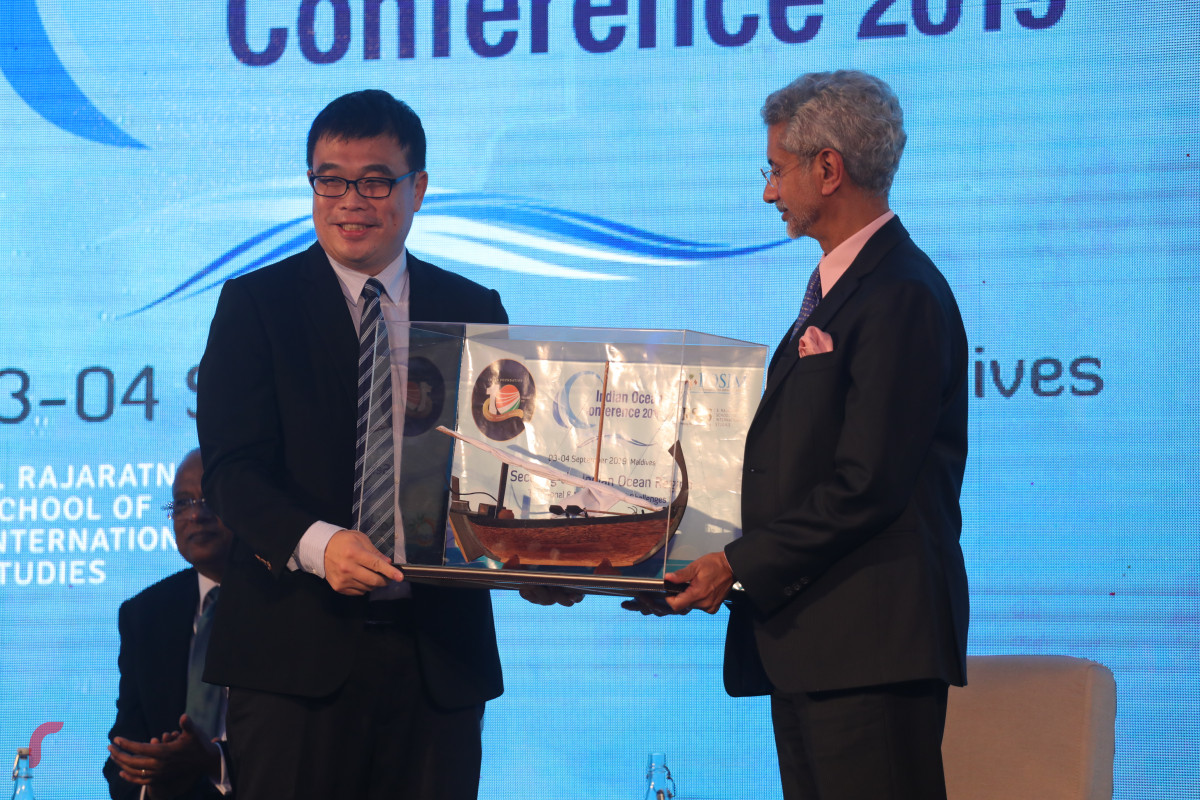 03 ސެޕްޓެމްބަރ 2019 | 4 ވަނަ ސައުތް އޭޝިއަން ކޮންފަރެންސް ފެށުމުގެ ގޮތުން ޕެރެޑައިޒް އައިލެންޑް ރިސޯޓުގައި ބޭއްވި ޖަލްސާގެ ތެރެއިން -- ފޮޓޯ: ޝުއައިބް މުހައްމަދު