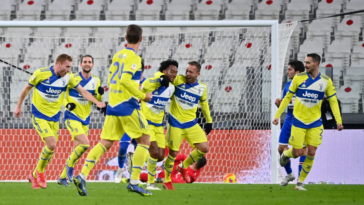 ޔުވެންޓަސް އާއި ސަމްޕްޑޯރިއާ ބައްދަލުކުރި މެޗުގެ ތެރެއިން