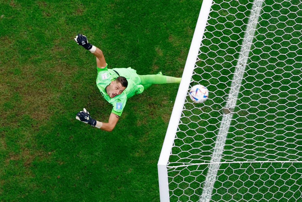 އާޖެންޓީނާ އަދި ނެދަލެންޑްސް ކުޅުނު މެޗުގެ ތެރެއިން - ފޮޓޯ: ރޮއިޓާސް