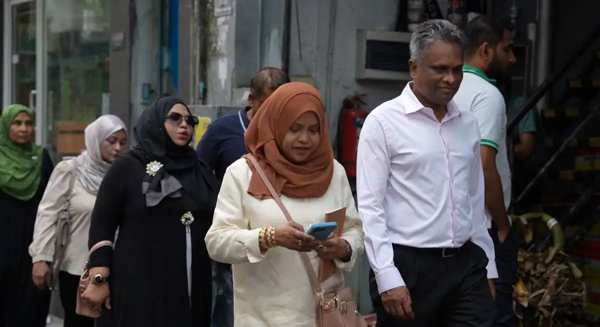 އެމްޑީޕީގެ މާލޭގެ ދޮރުން ދޮރަށް ހަރަކާތުގެ ތެރެއިން، ހޯމަ ދުވަހު ހެންވޭރު ދެކުނު ދާއިރާގެ ގެތަކަށް ޒިޔާރަތްކުރަނީ. 30.03.2026