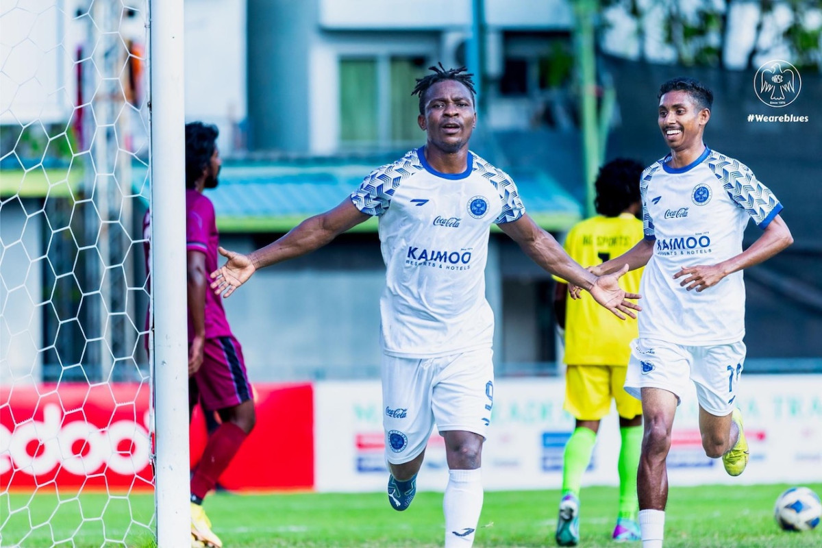 ބީޖީ ކޮޅަށް ލަނޑު ޖެހުމަށްފަހު ނިއުގެ ކޯފީ، ޓެންޓް ކޮޅަށް ހެޓްރިކް ހެދި