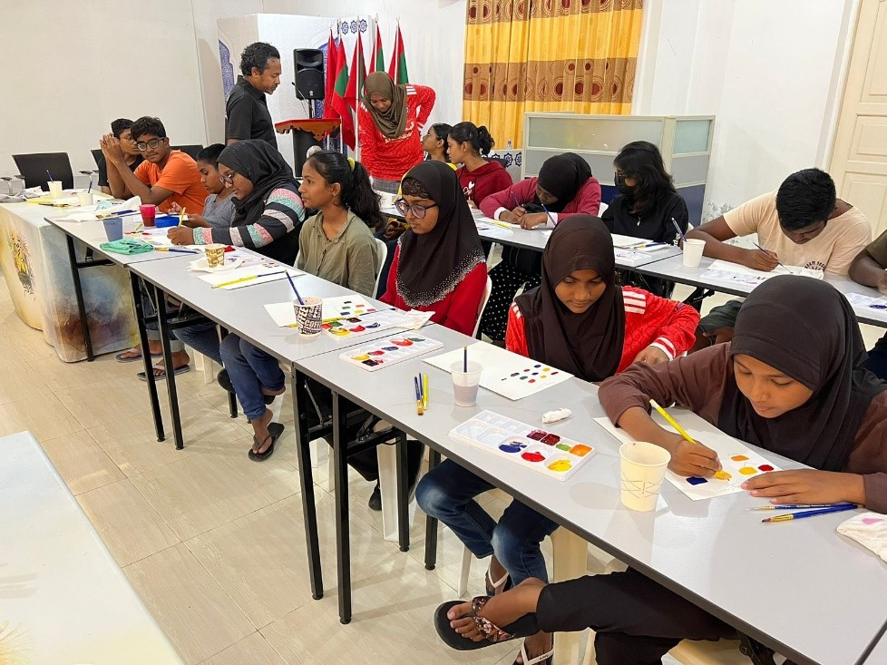 ކްރިއޭޓިވް އައިލްސް ކުރެހުމުގެ ހަރަކާތް