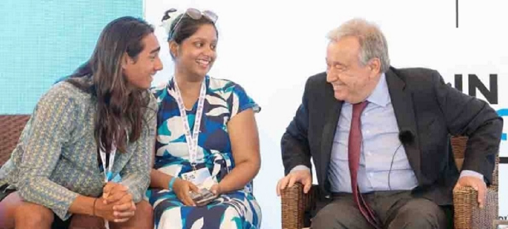 ޔޫ.އެން ޔޫތު އެންޑް އިނޮވޭޝަން ފޯރަމްގެ ބައިވެރިންނާއެކު ގުޓަރެސް