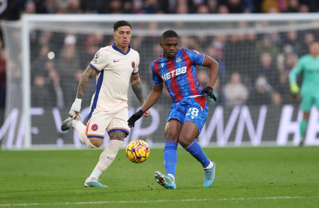 ޕެލަސް އާއި ޗެލްސީ ކުޅުނު މެޗުގެ ތެރެއިން