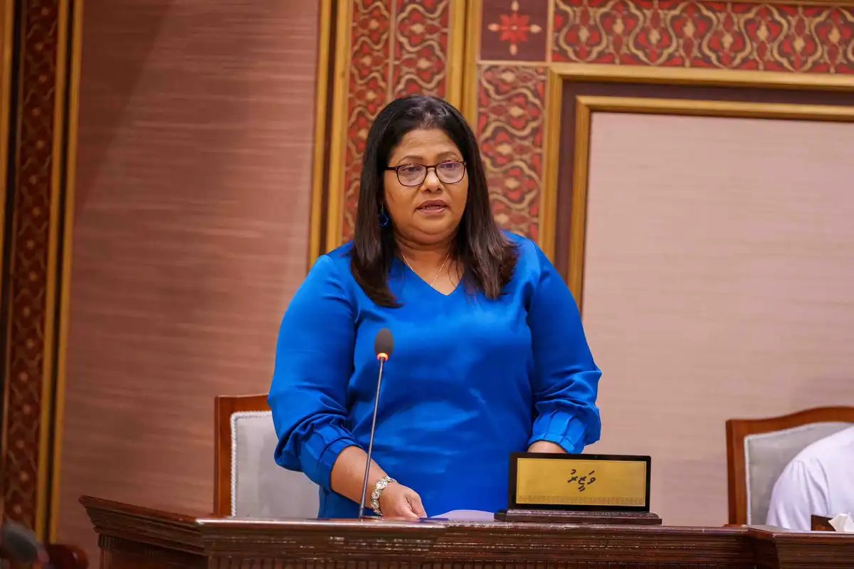 The Member of Parliament for the North Galolhu constituency, Mohamed Ibrahim, posed a question to the Minister of Health Geela Ali, during a parliamentary session.