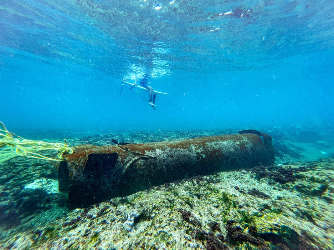 ސިނަމާލެ ބުރިޖު ހަދަން ބޭނުންކުރި ދަނގަޅު ހޮޅިއެއް އިރުމަތީ ފަރާތު ފަރުމަތީގައި