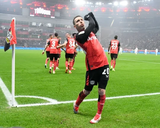 މެޗުގައި ލަނޑު ޖެހުމަށްފަހު ގްރިމާލްޑޯ އުފާ ފާޅު ކުރަނީ