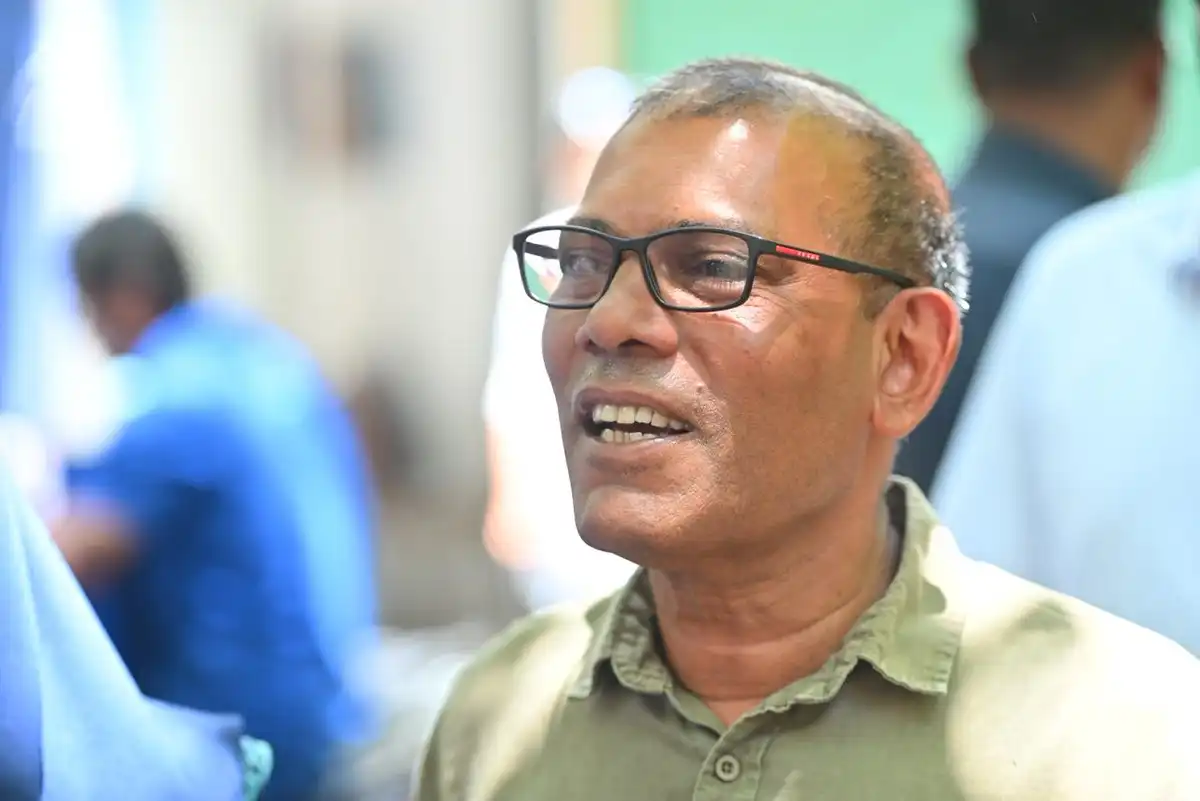 ކުރީގެ ރައީސް މުހައްމަދު ނަޝީދު ހޮނިހިރު ދުވަހުގެ އިންތިޚާބުގައި ވޯޓުލައްވަނީ.