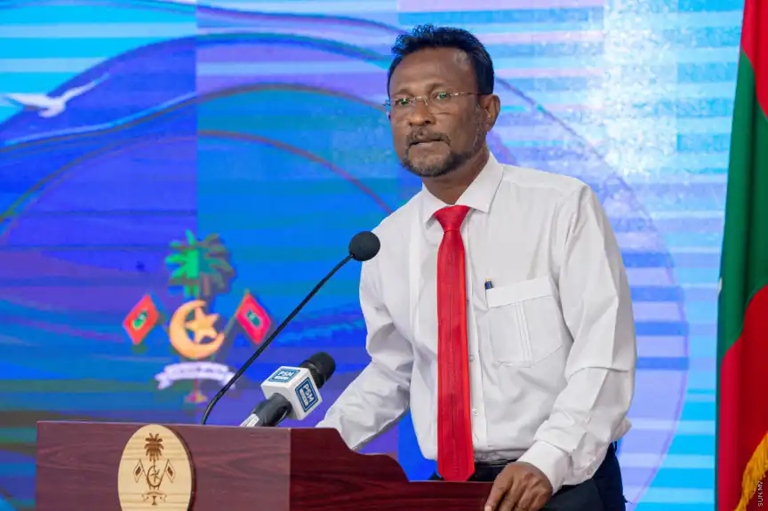 ޑރ. އަޝްރަފް އަބްދުއްރަހީމް؛ ދިވެހި ބަހުގެ އެކެޑަމީ ގެ ރައީސް ކަމަށް އަޝްރަފް އިންތިހާބު ކޮށްފައިވަނީ 2021 ވަނަ އަހަރު