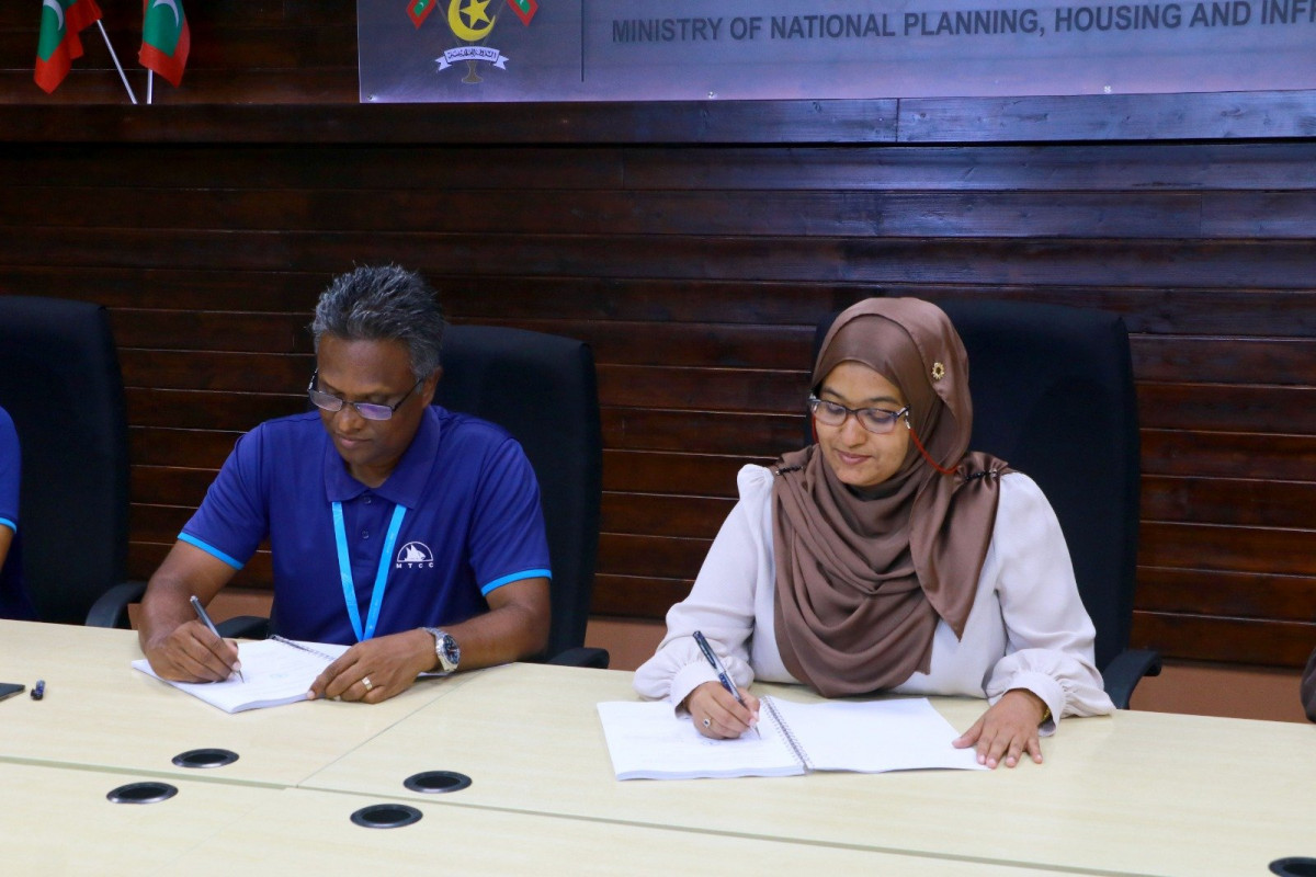 ގުޅި ބިން ހިއްކުމުގެ މަސައްކަތް ހަވާލުކުރުން