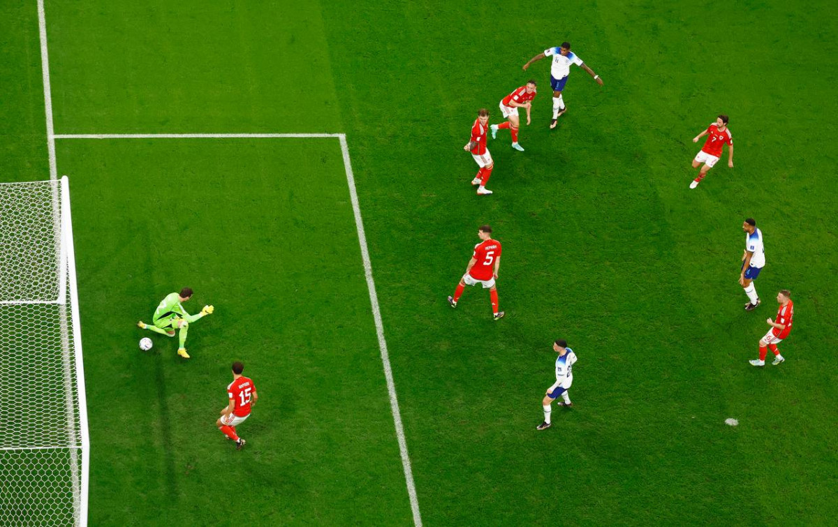 ވޭލްސް އަދި އިންގްލެންޑް ކުޅުނު މެޗުގެ ތެރެއިން - ފޮޓޯ: ރޮއިޓާސް