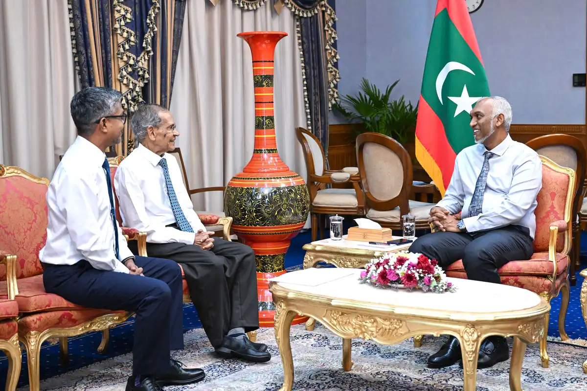 ދިވެހިރާއްޖޭގެ އިސްލާމީ ޔުނިވަރސިޓީގެ ޗާންސެލަރ ކަމުގެ މަގާމުން އިސްތިޢުފާ ދެއްވި ޑޮކްޓަރ މުޙައްމަދު ޒާހިރު ޙުސައިން