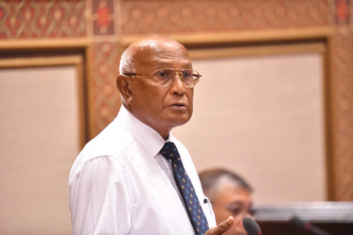 ބުދަ ދުވަހުގެ މަޖިލީހުގެ ޖަލްސާގައި ހެލްތު މިނިސްޓަރު އަހުމަދު ނަސީމް މެންބަރުންގެ ސުވާލުތަކަށް ޖަވާބު ދެއްވަނީ