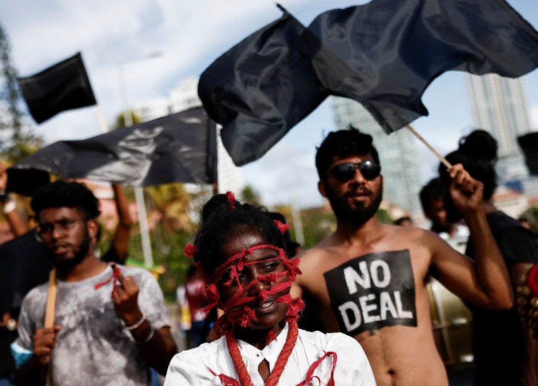 އިގުތިސާދީ ހާލަތު ގޯސްވެ އާންމު ރައްޔިތުންނަށް ދިމާވާންފެށި ގޮންޖެހުންތަކާއެކު އާންމުންގެ ނުރުހުން ވަނީ ސަރުކާރަށް އަމާޒުވެފައި - ފޮޓޯ: ރޮއިޓަރސް