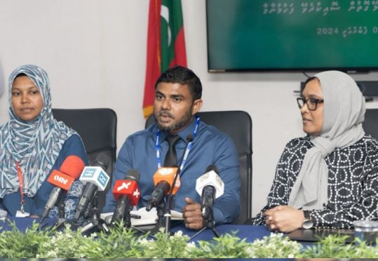 ޕޮލިޓެކްނިކްގެ އެހީތެރިކަމާއެކު ފެނަކައިން މުވައްޒަފުން ތަމްރީންކުރަނީ
