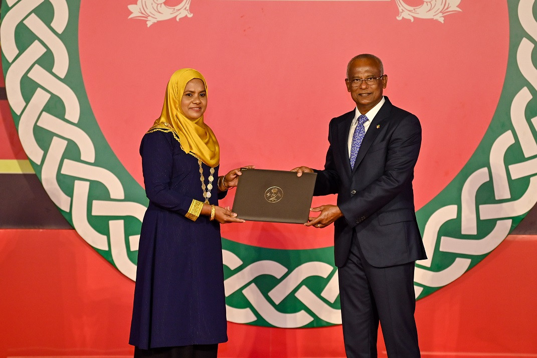 މިދިޔަ އަހަރު ޤައުމީ އިނާމު ދިނުމަށް ބޭއްވެވި ރަސްމީ ޖަލްސާގެ ތެރެއިން