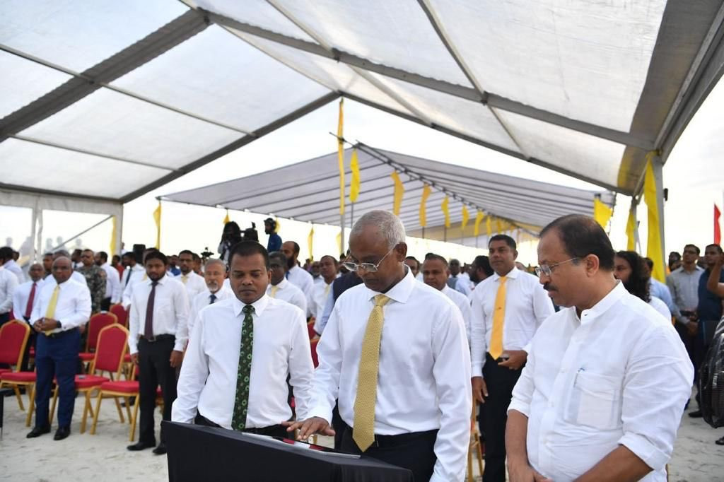 އައްޑޫ ސިޓީގެ ބިން ހިއްކުމުގެ މަޝްރޫއު ރައީސް އިފްތިތާހުކޮށްދެއްވަނީ