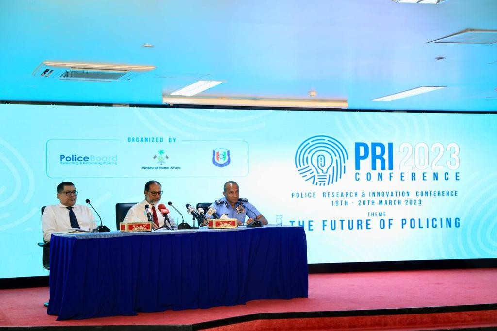 ޕޮލިސް ރިސަރޗް އެންޑް އިނޮވޭޝަން ކޮންފަރެންސާ ގުޅޭގޮތުން ބޭއްވި ނޫސްވެރިންގެ ބައްދަލުވުން