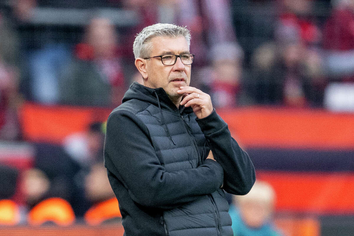 ޔޫނިއަން ބާލިންގެ ކޯޗަކަށް ހުރި އާސް ފިޝާ