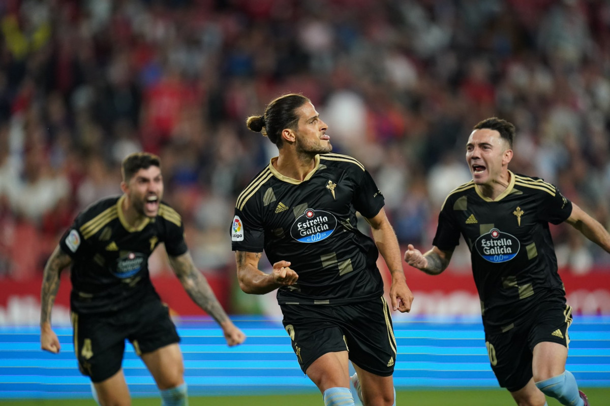 މެޗުގައި ލަނޑު ޖެހުމަށް ފަހު ސެލްޓަގެ ކުޅުންތެރިން އުފާ ފާޅު ކުރަނީ