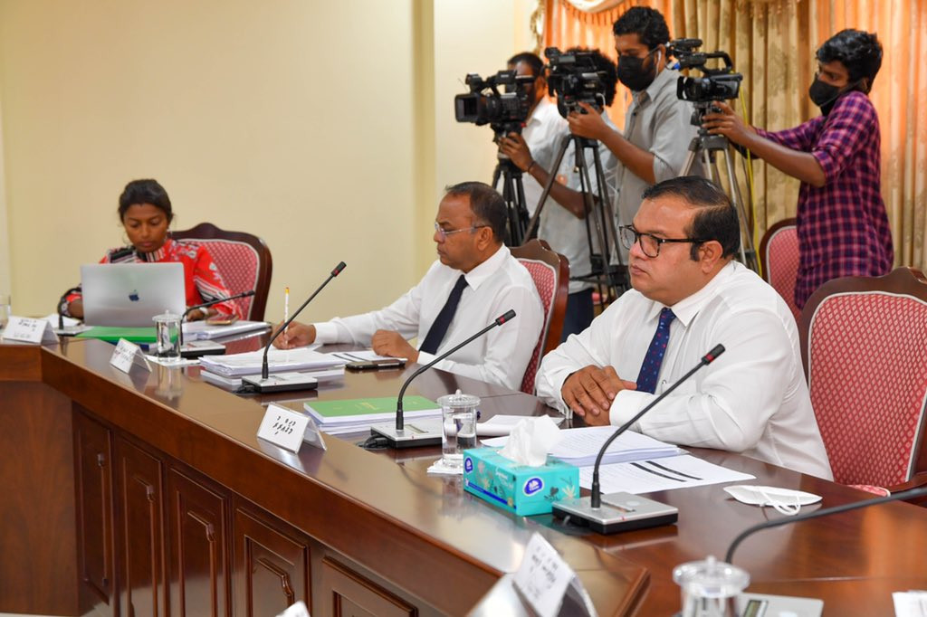 ރައްޔިތުންގެ މަޖިލީހުގެ ސަލާމަތީ ޚިދުމަތްތަކާބެހޭ ކޮމިޓީއިން މިނިސްޓްރީ އޮފް ހޯމް އެފެއާޒް އަދި ދިވެހި ފުލުހުންގެ ޚިދުމަތުގެ ބޭފުޅުންނާ ބައްދަލުކުރުން