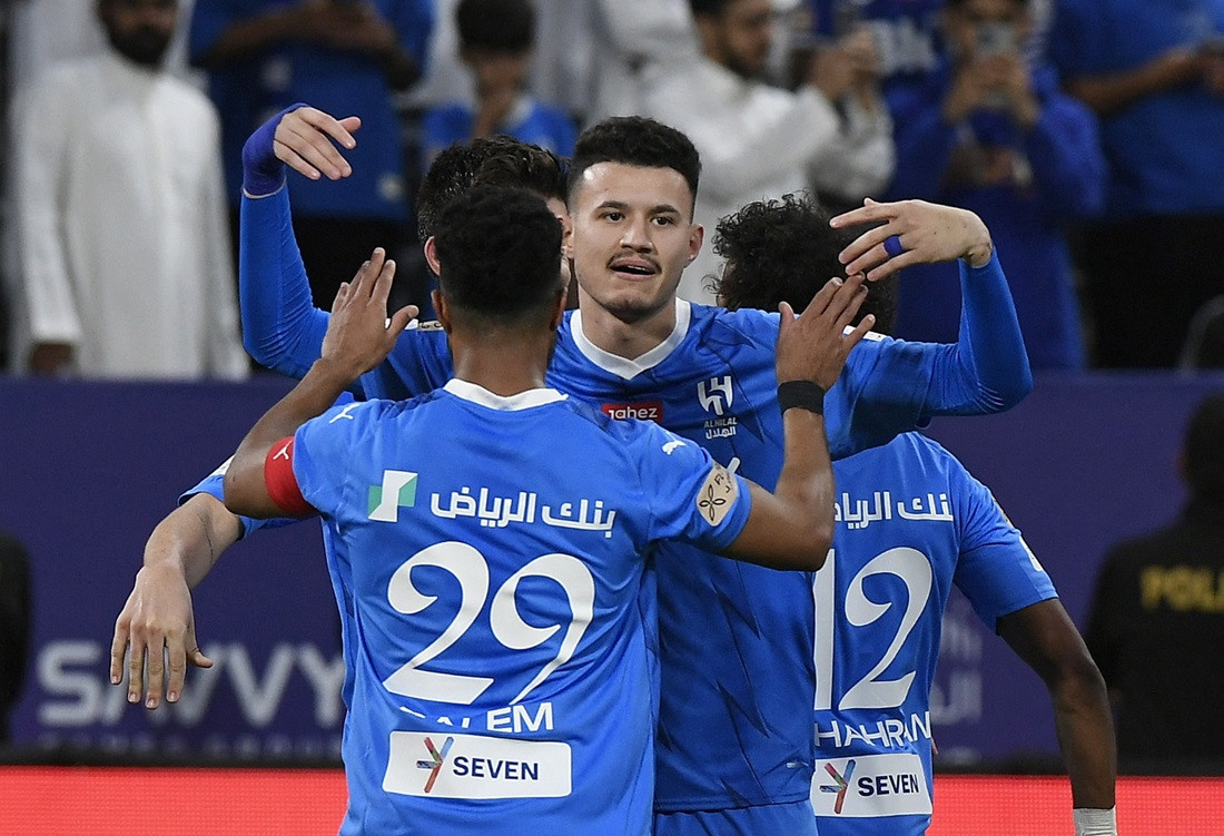 މެޗުގައި ލަނޑު ޖެހުމަށްފަހު އަލް ޙިލާލްގެ ކުޅުންތެރިން އުފާ ފާޅު ކުރަނީ