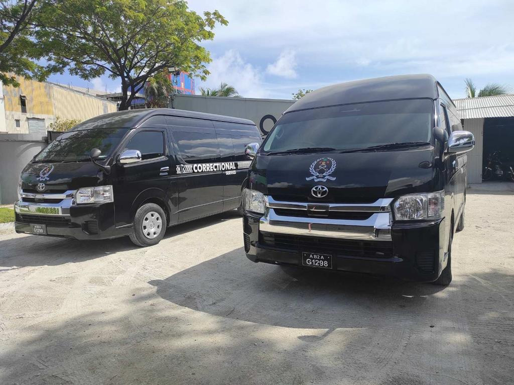 އިންޑިއާ ސަރުކާރުގެ ހިލޭ އެހީގެ ދަށުން މޯލްޑިވްސް ކަރެކްޝަނަލް ސަރވިސްއަށް ހަދިޔާކޮށްފައިވާ ވެހިކަލްތައް އެ ސަރވިސްއާ ރަސްމީކޮށް ހަވާލުކުރުން