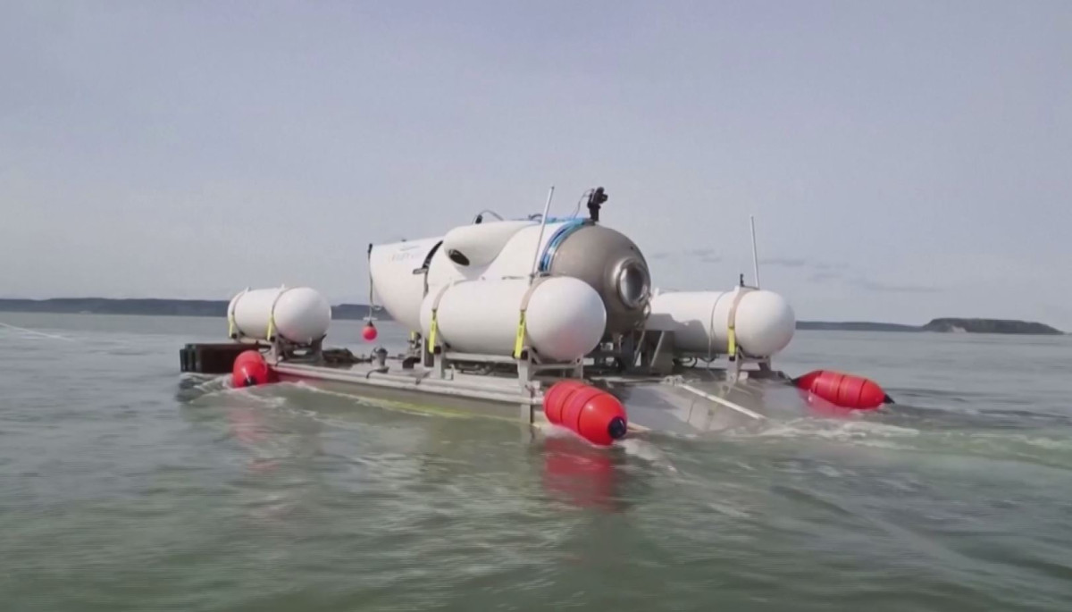 ޓައިޓަންގެ ބައިތައް ފެނުނުއިރު އެ އުޅަނދު ވަނީ މުޅިން ކުދިކުދިވެފައި