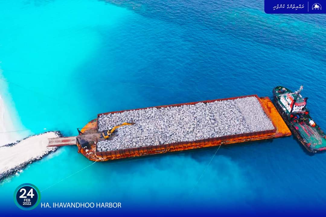 އިހަވަންދޫ ބަނދަރު ތަރައްޤީ ކުރުމަށް ގެންދެވުނު ބޮޑުހިލައިގެ ފަސްވަނަ ޝިޕްމަންޓް