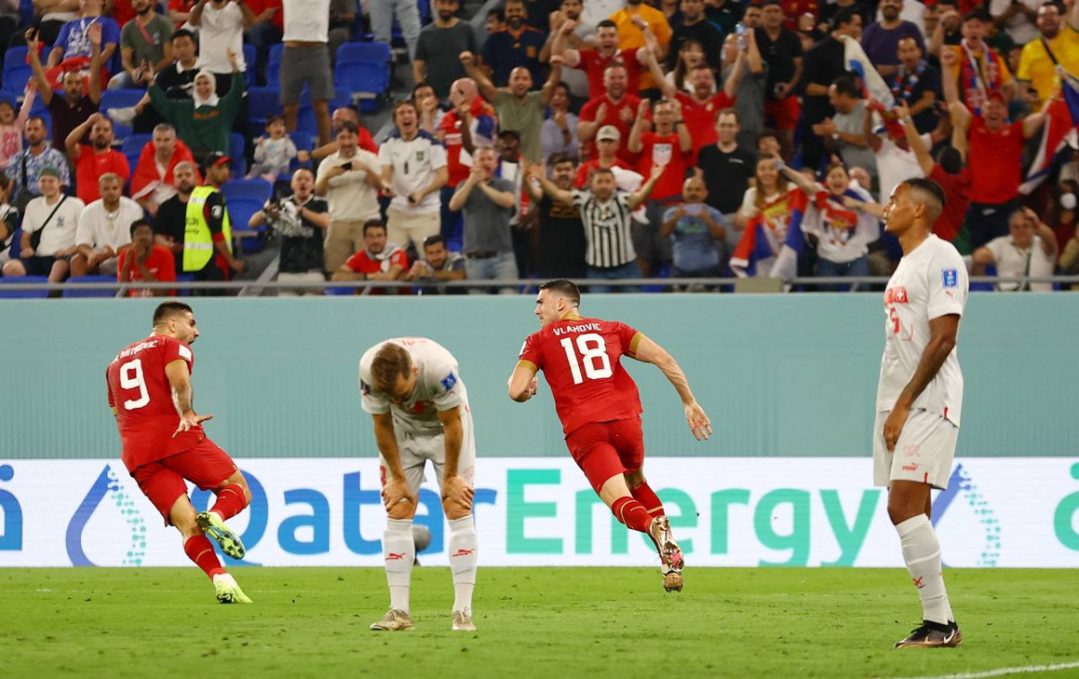 ސްވިޓްޒަލަންޑް އަދި ސަރބިއާ ކުޅުނު މެޗުގެ ތެރެއިން - ފޮޓޯ: ރޮއިޓާސް