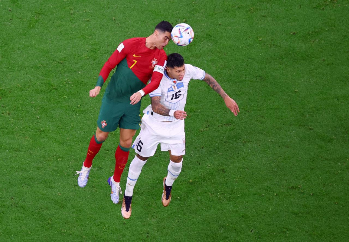 އުރުގުއޭ އަދި ޕޯޗުގަލް ކުޅުނު މެޗުގެ ތެރެއިން - ފޮޓޯ: ރޮއިޓާސް 