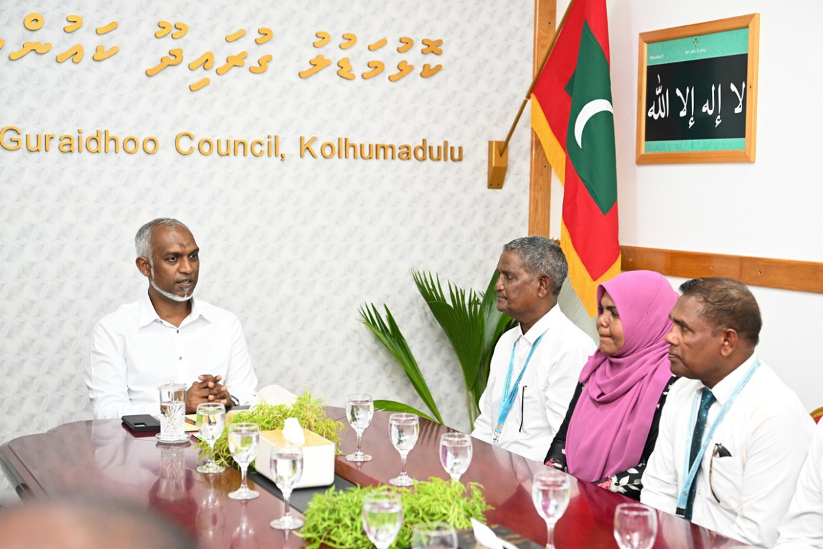 The President met with members of Th. Guraidhoo island council and WDC on Tuesday
