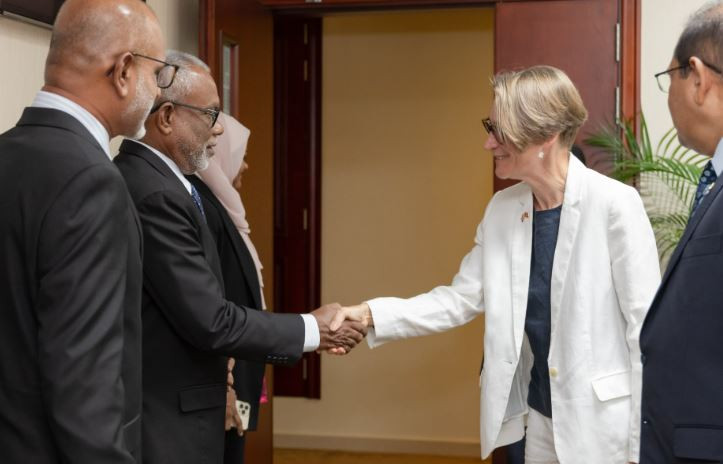 British High Commissioner to the Maldives Caron Röhsler with Abdul Raheem Abdulla