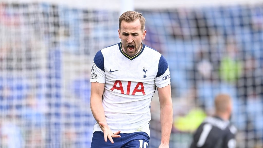 ޓޮޓެންހަމް ހޮޓްސްޕާއަށް ކުޅެމުން އަންނަ އިންގްލެންޑުގެ ކެޕްޓަން ހެރީ ކޭން