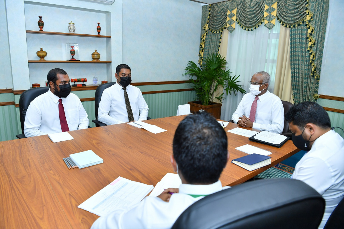 President meets Hirilandhoo Council of Thaa Atoll: Councillors content with development plans